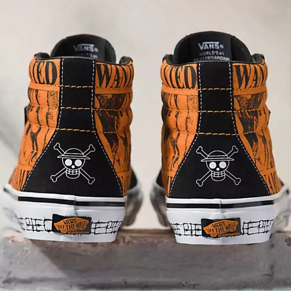 VANS X ONE PIECE COLLABORATION Men’s SKATE SK8-HI SHOE
One Piece Wanted Nami Ora - Picture 13 of 16